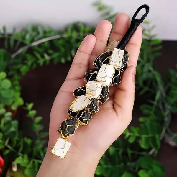 Black_And_White_Crystal_And_Metal_Wire_Wrapped_Hanging_For_Car_And_Home_Decor