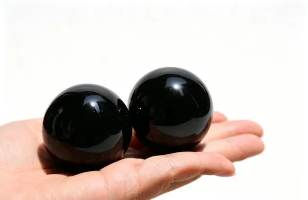 Black_Crystal_Obsidian_Glossy_Decorative_Balls_For_Home_Decor_Pack_Of_2