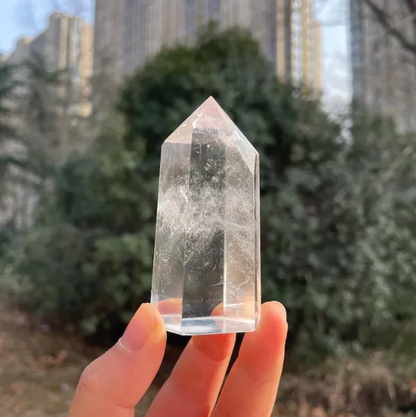 Clear_Crystal_Natural_Formation_Quartz_Point_For_Home_Decor