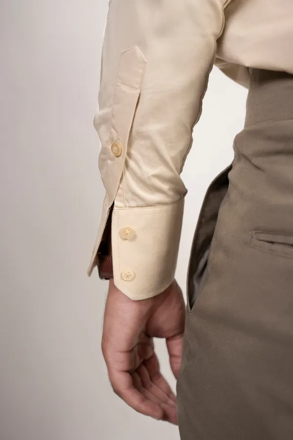 The_Dynamic_Detachable_Collar_Shirt_Beige
