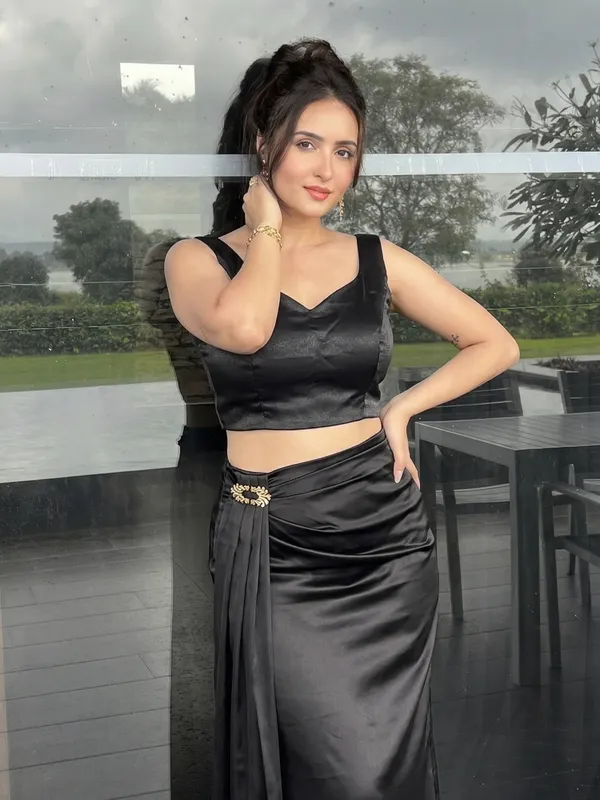 Black_Fandy_Satin_Silk_Sleeveless_Blouse_Stylish_Saree_Blouse_Ready_To_Wear