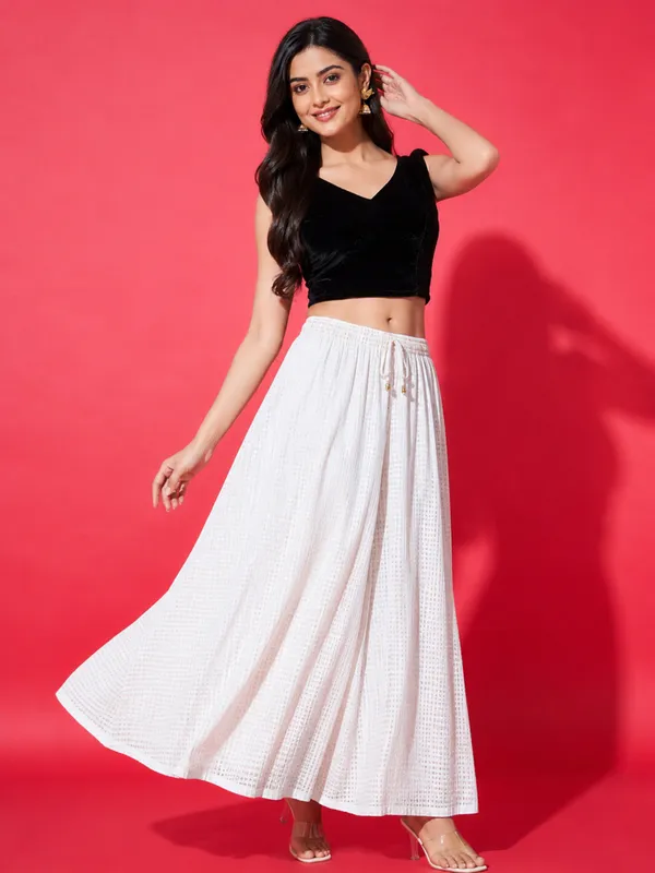 Black_Velvet_Sleeveless_V-Neck_Readymade_Stylish_Saree_Blouse_Top