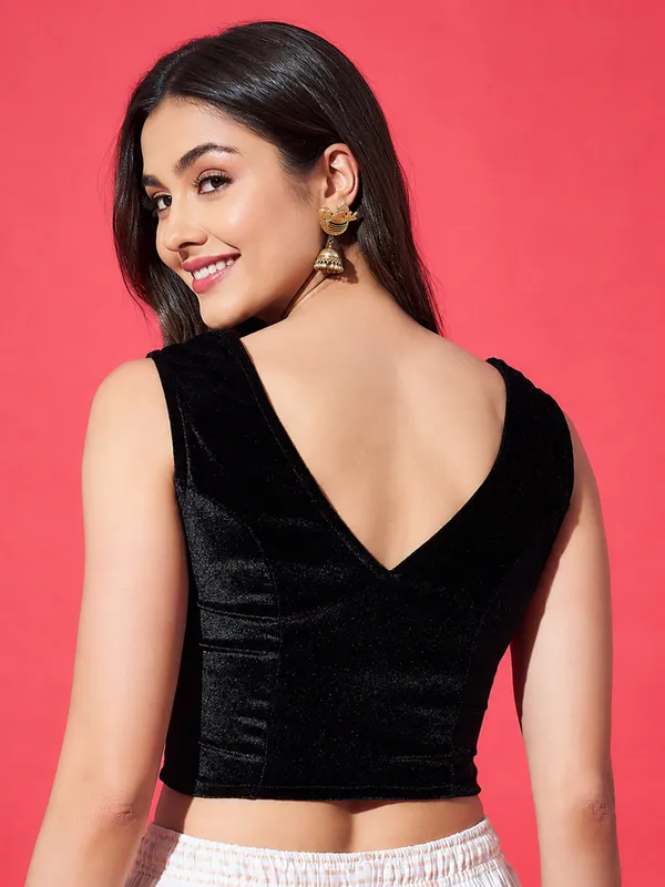 Black_Velvet_Sleeveless_V-Neck_Readymade_Stylish_Saree_Blouse_Top