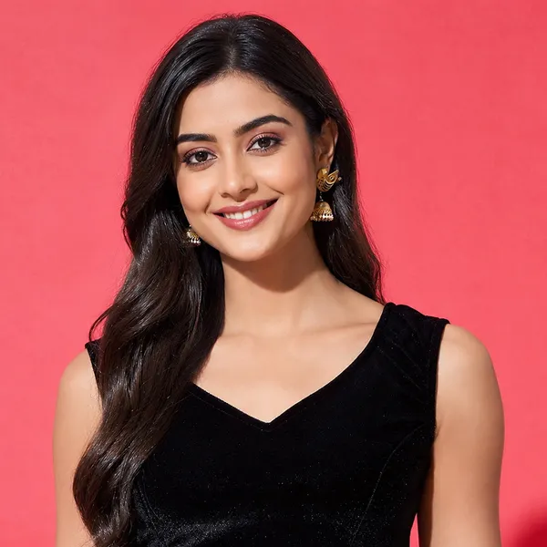 Black_Velvet_Sleeveless_V-Neck_Readymade_Stylish_Saree_Blouse_Top
