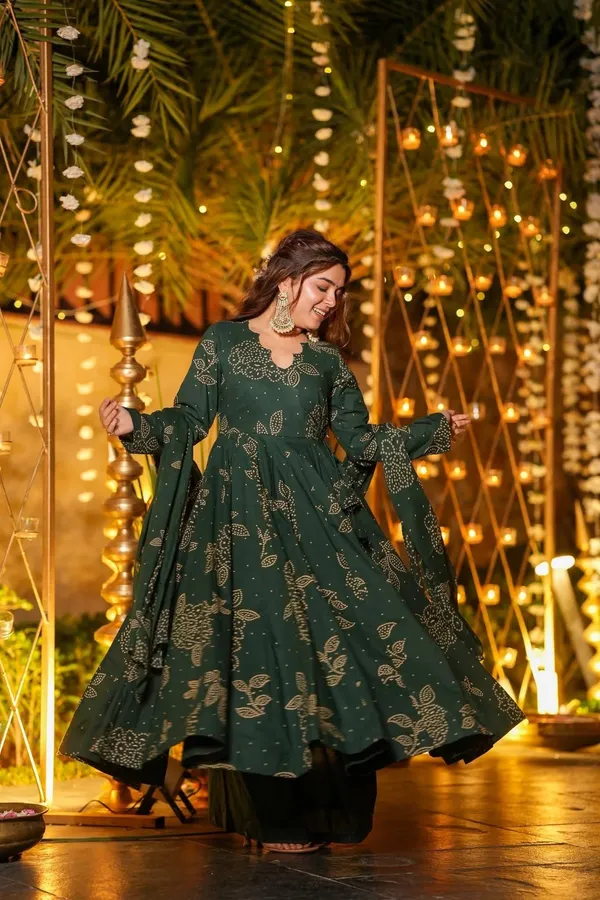 Green_Cotton_Floral_Print_Flared_Anarkali_Suit_Set_For_Women