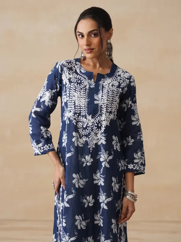 Navy_Blue_Cotton_Floral_Print_Straight_Kurta_For_Women