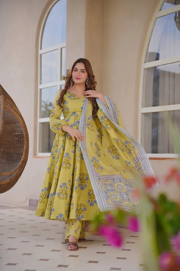 Yellow_Cotton_Flared_Floral_Print_Anarkali_Suit_Set_For_Women