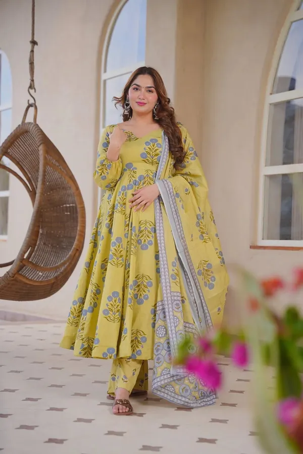 Yellow_Cotton_Flared_Floral_Print_Anarkali_Suit_Set_For_Women