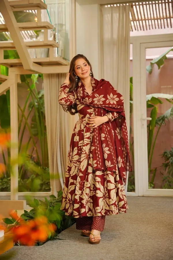 Maroon_Cotton_Flared_Anarkali_Suit_Set_For_Women