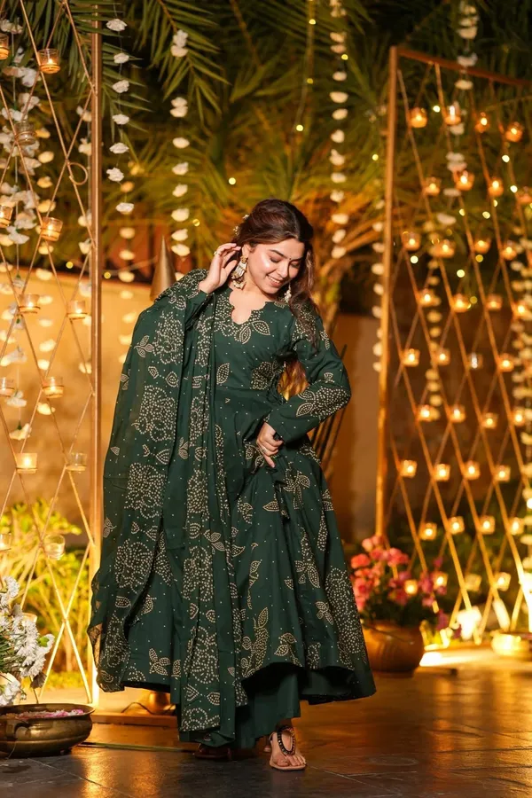 Green_Cotton_Floral_Print_Flared_Anarkali_Suit_Set_For_Women