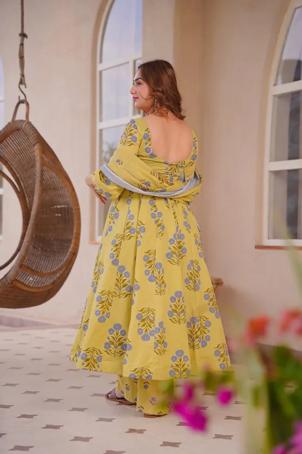 Yellow_Cotton_Flared_Floral_Print_Anarkali_Suit_Set_For_Women
