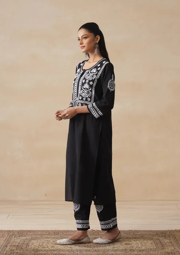 Black_Cotton_Straight_Embroidered_Kurta_For_Women