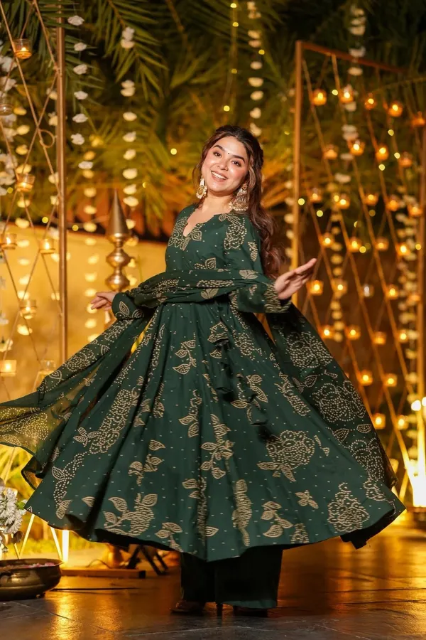 Green_Cotton_Floral_Print_Flared_Anarkali_Suit_Set_For_Women