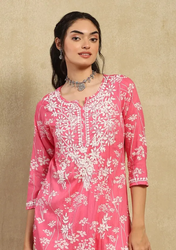 Light_Pink_Cotton_Straight_Floral_Print_Kurta_For_Women