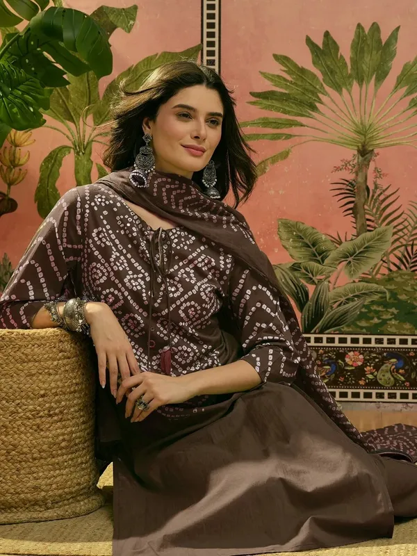Brown_Cotton_Geometric_Print_Straight_Kurta_Set_For_Women
