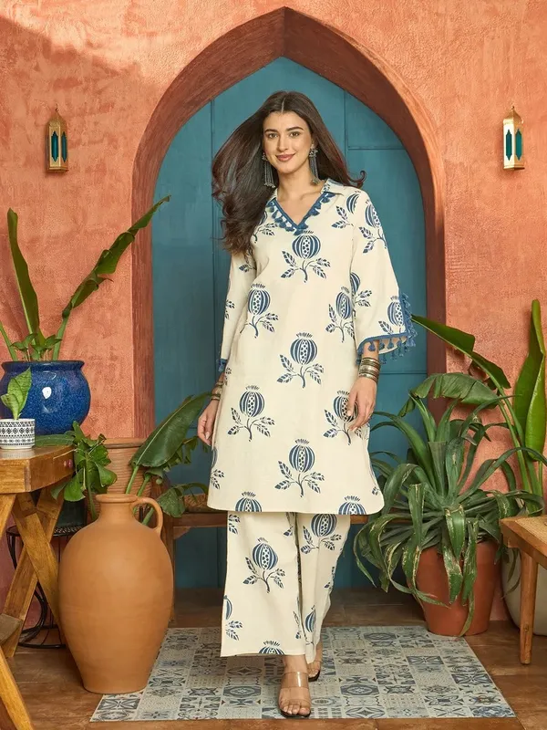 Cream_Cotton_Straight_Printed_Kurta_Set_For_Women