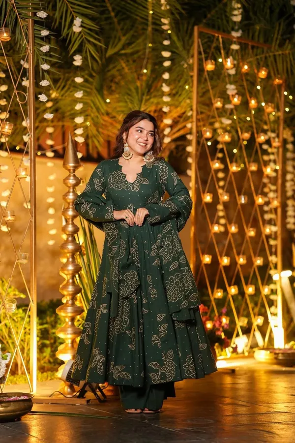Green_Cotton_Floral_Print_Flared_Anarkali_Suit_Set_For_Women