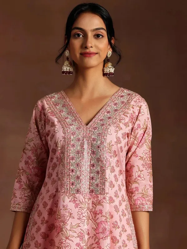 Light_Pink_Cotton_Straight_Floral_Print_Kurta_Set_For_Women