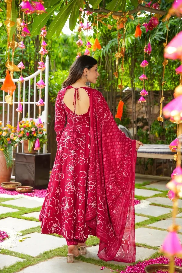 Red_Cotton_Flared_Floral_Print_Anarkali_Kurta_Set_For_Women