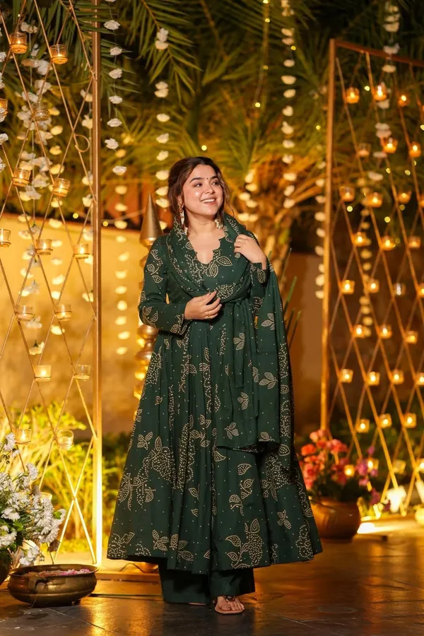 Green_Cotton_Floral_Print_Flared_Anarkali_Suit_Set_For_Women