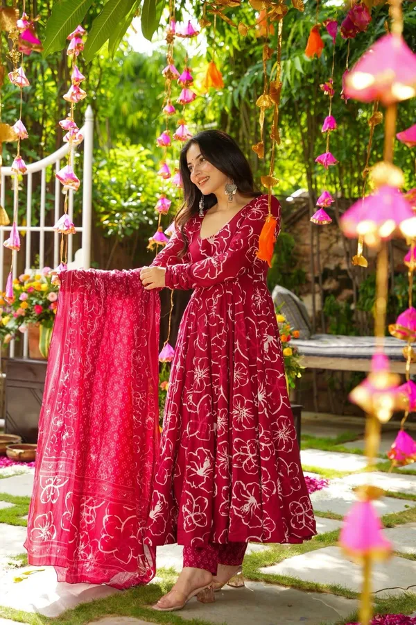 Red_Cotton_Flared_Floral_Print_Anarkali_Kurta_Set_For_Women