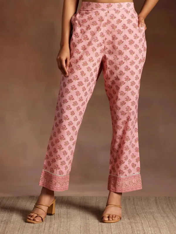 Light_Pink_Cotton_Straight_Floral_Print_Kurta_Set_For_Women
