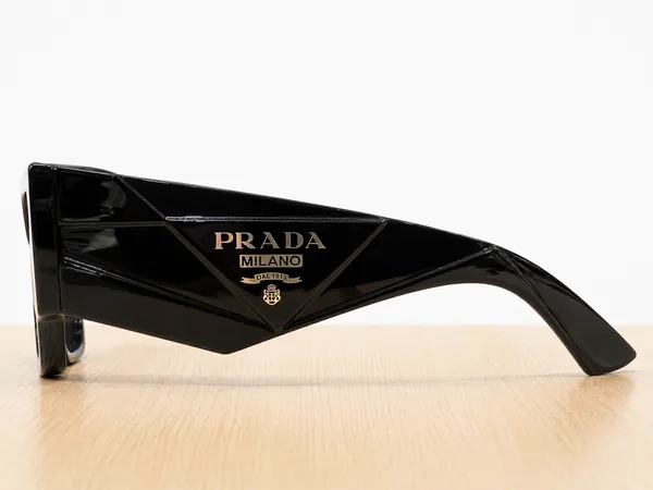 Black_Rectangular_Frame_Sunglasses_For_Men