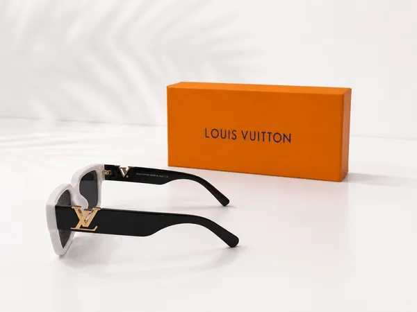 Black_&_White_Rectangular_Frame_Sunglasses_For_Men