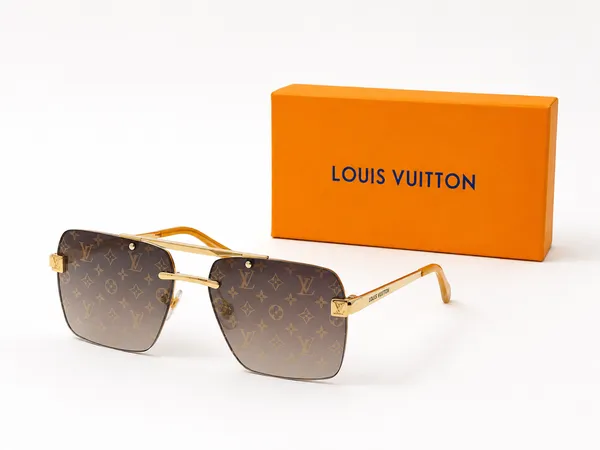 Gold_Rectangular_Frame_Sunglasses_For_Men