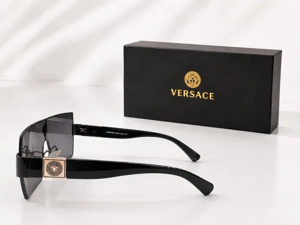 Black_Rectangular_Frame_Sunglasses_For_Men