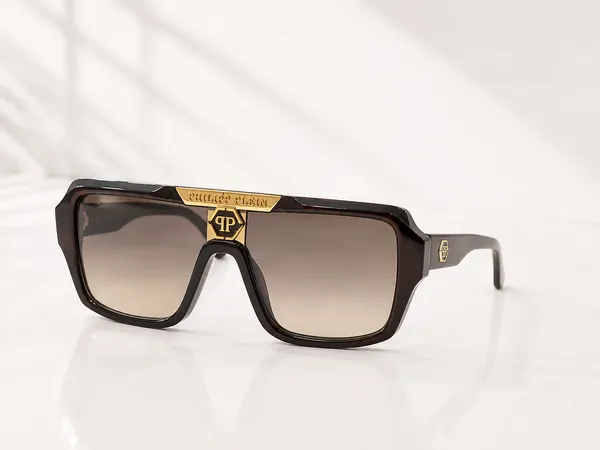 Black_Rectangular_Frame_Sunglasses_For_Men