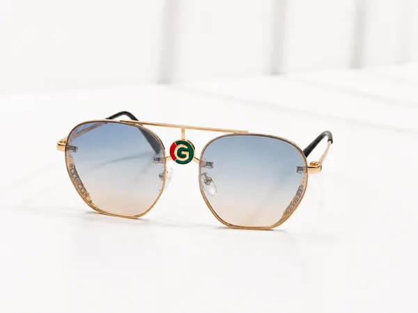 Gold_Rectangular_Frame_Sunglasses_For_Men