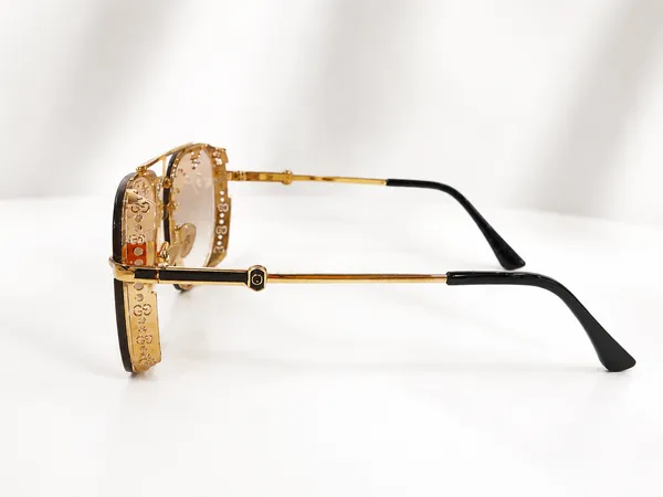 Gold_Rectangular_Frame_Sunglasses_For_Men