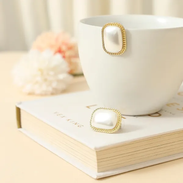 Single_Big_Pearl_Studs_Default_Title