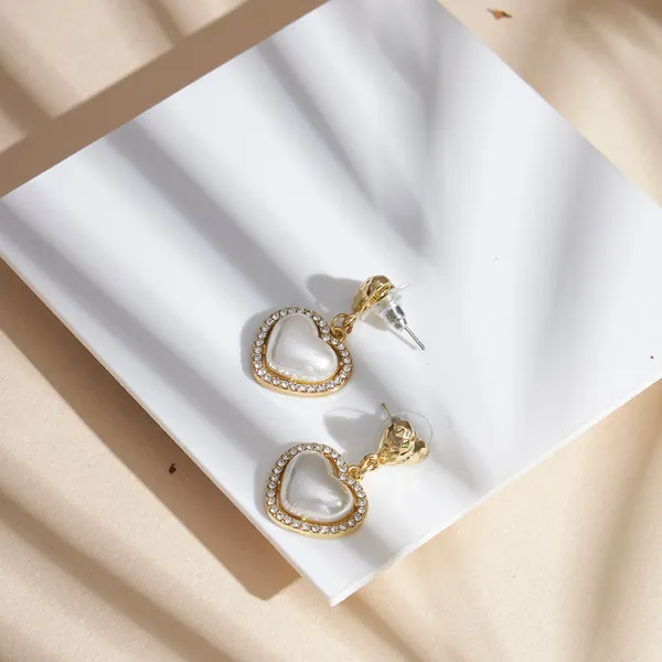 Lover_Pearly_Earrings_Default_Title