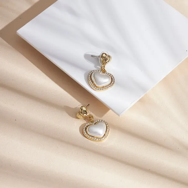 Lover_Pearly_Earrings_Default_Title