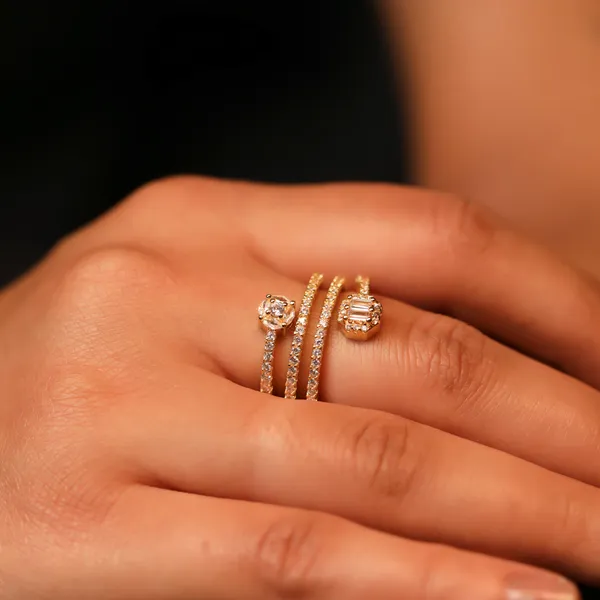 Rhinestones_Spiral_Statement_Adjustable_Ring_Gold