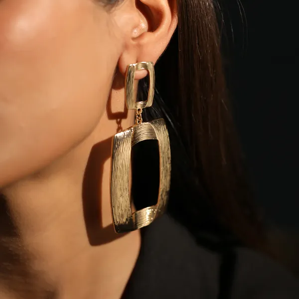 Textured_Open_Geometric_Drop_Earrings_Gold