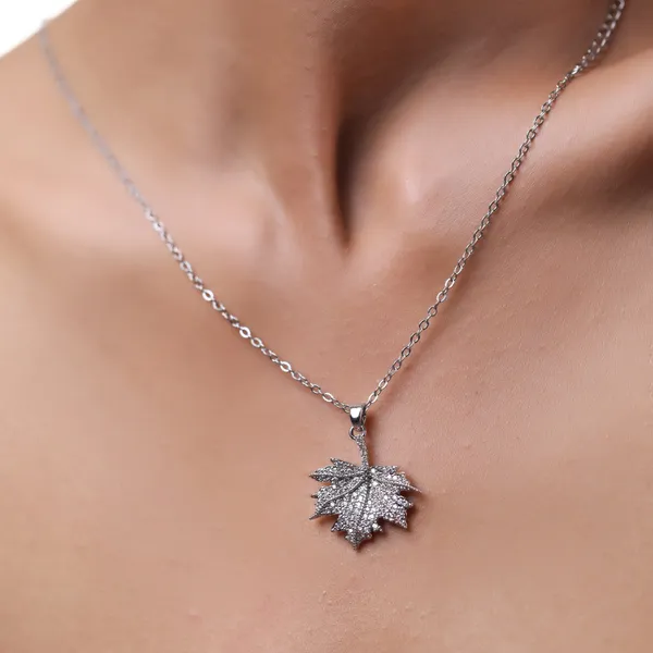Autumn_Leaf_Pendant_With_Chain_Silver