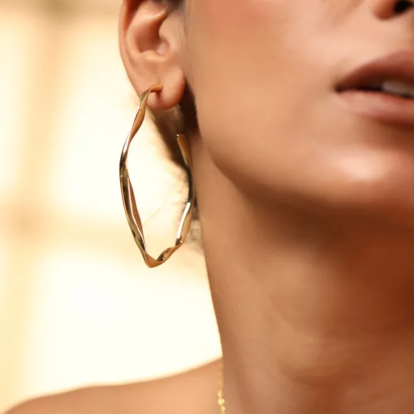 Twisted_Hoops_Default_Title