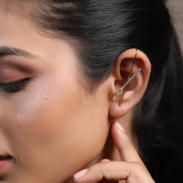 Industrial_Sleek_Earcuff_Gold
