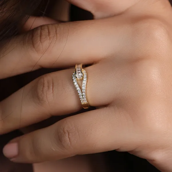 Shimmery_Twisted_Designed_Diamond_Gold_Plated_Adjustable_Ring_Default_Title