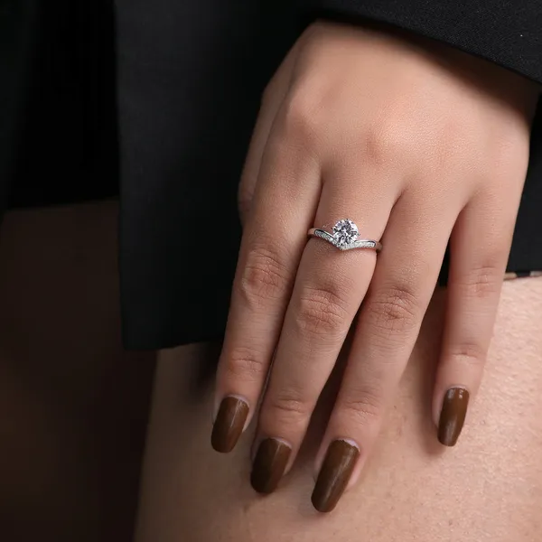 Moissanite_Diamond_V_Shaped_S925_Sterling_Silver_Ring_Default_Title