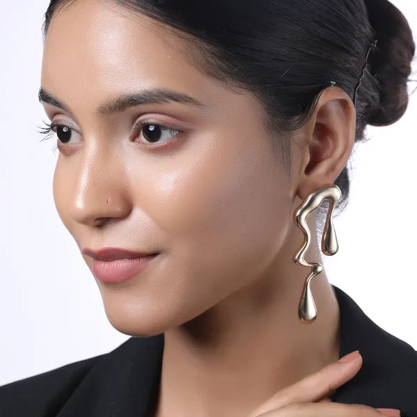 Irregular_Exaggerated_Statement_Earrings_Gold
