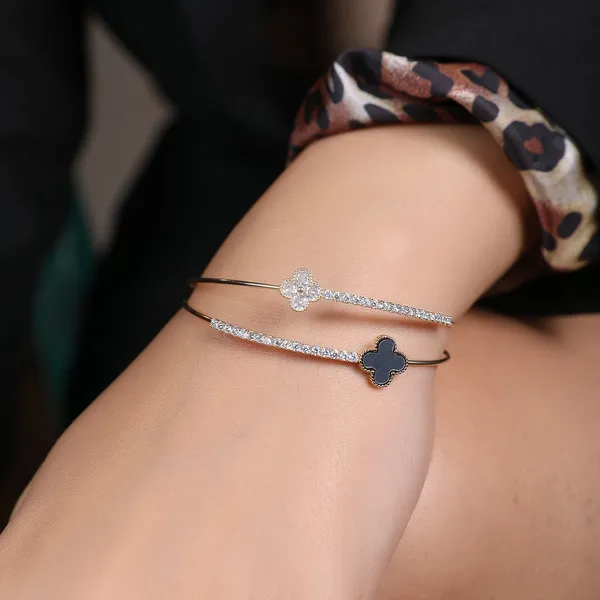 Bloomluxe_Four_Leaf_Layered_Bracelet_Default_Title