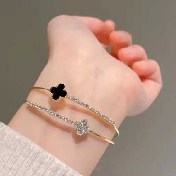 Bloomluxe_Four_Leaf_Layered_Bracelet_Default_Title