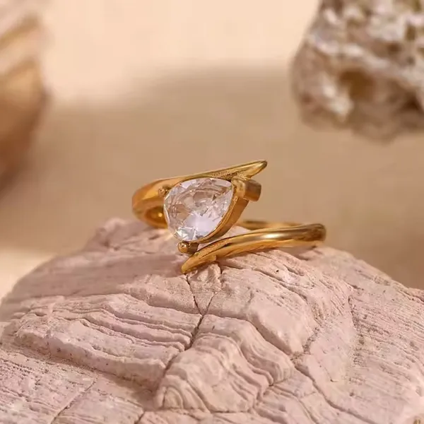 Goldenmist_Drop_Ring_Default_Title