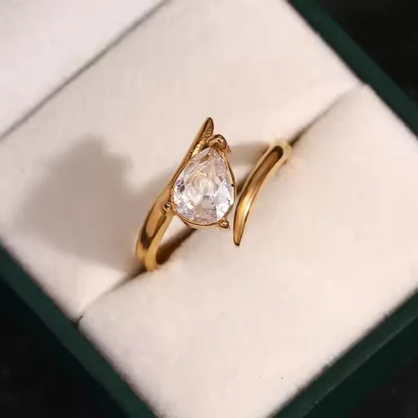 Goldenmist_Drop_Ring_Default_Title