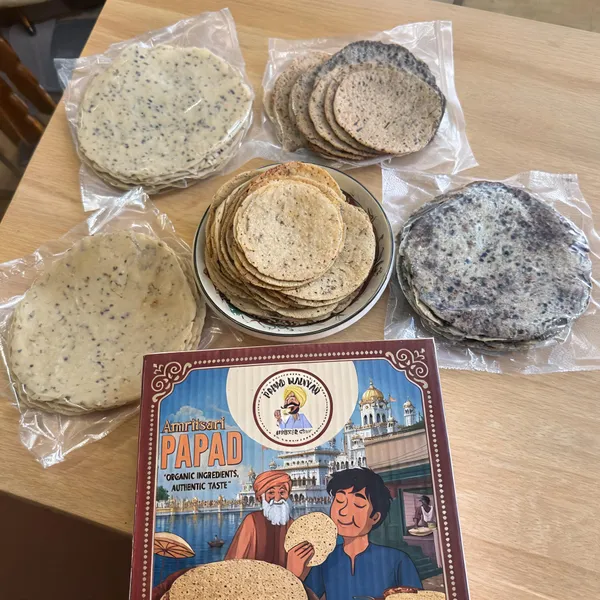 Mix__Papad_Pack_(Garlic_Papad,_Tej_Special_Kali_Mirch_Papad,_Jeera_Papad,_Medium_Special_Kali_Mirch_Papad)