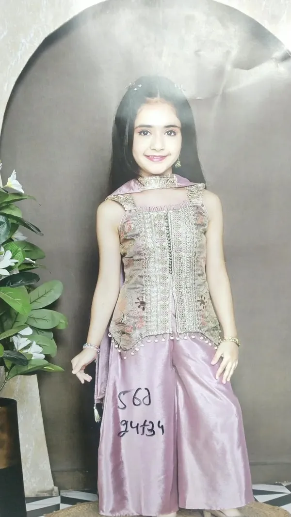Lavender_Embroidered_Ethnic_Kurta_Set_for_Girls